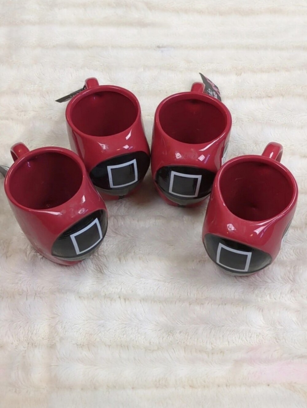 Squid Game Set of 4 Mugs - Picture 2 of 11